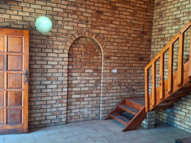 2 Bedroom Duplex To Let in Bo dorp