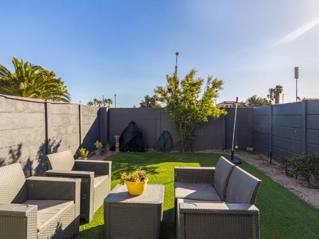 2 Bedroom Duplex To Let in Blouberg Sands