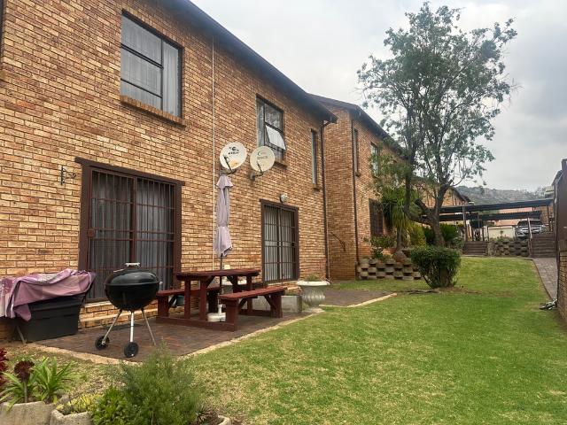 2 Bedroom Duplex To Let in Little Falls