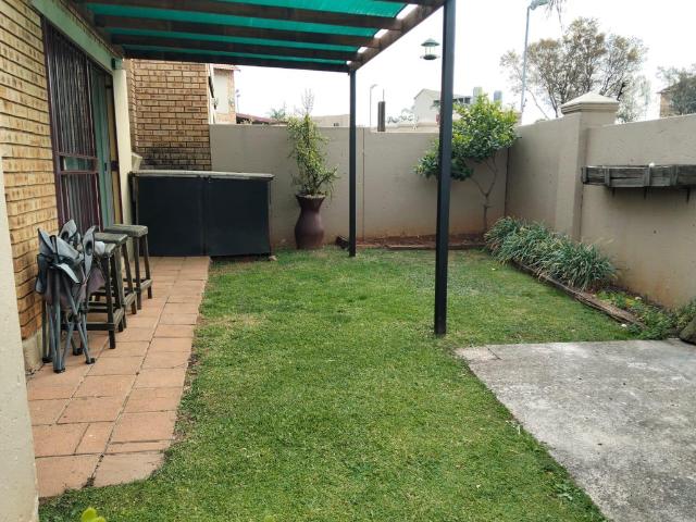 2 Bedroom Duplex To Let in Noordheuwel