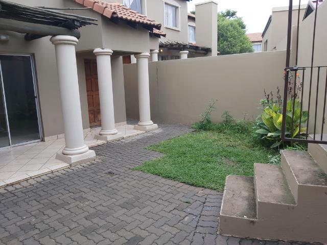 2 Bedroom Duplex To Let in North Riding