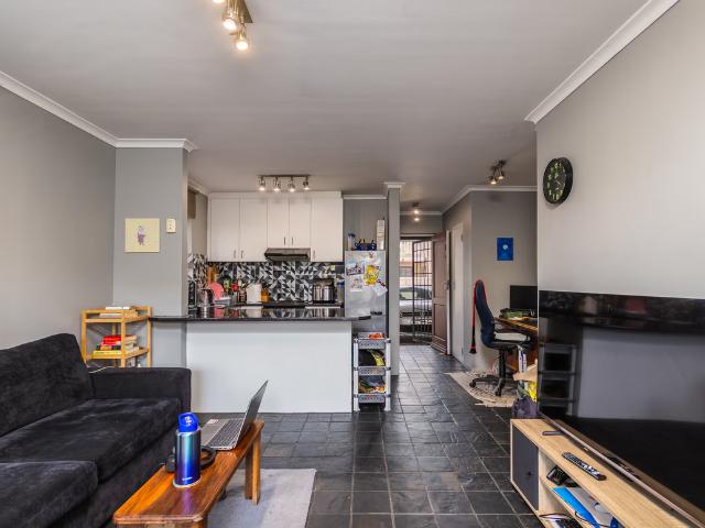 2 Bedroom Duplex To Let in Parklands