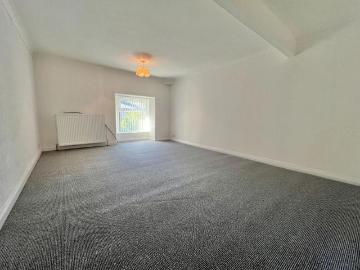 2 bedroom duplex to rent