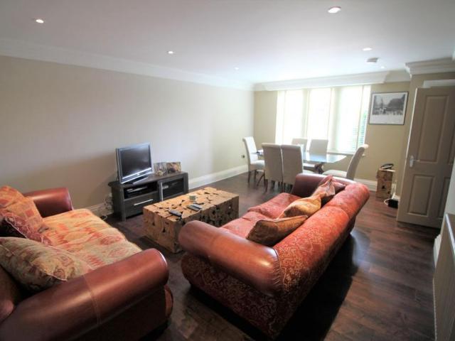 2 bedroom duplex to rent