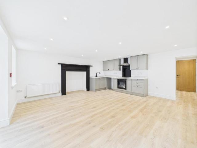 2 bedroom duplex to rent