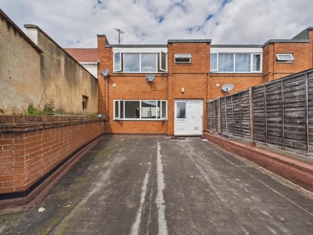 2 bedroom duplex to rent