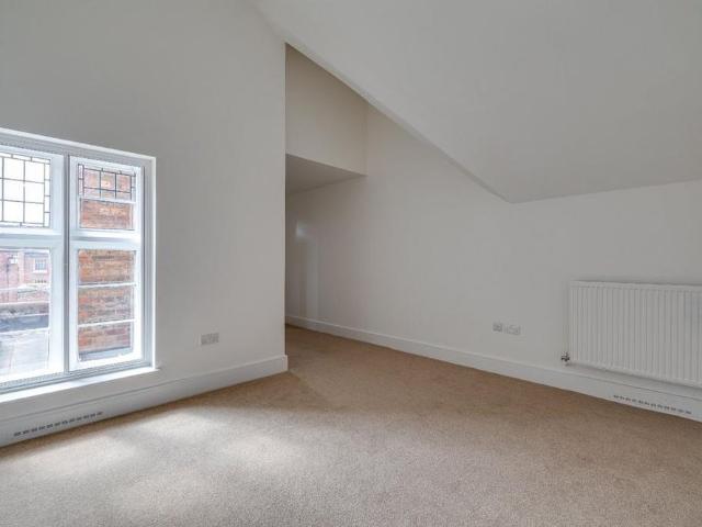 2 bedroom duplex to rent