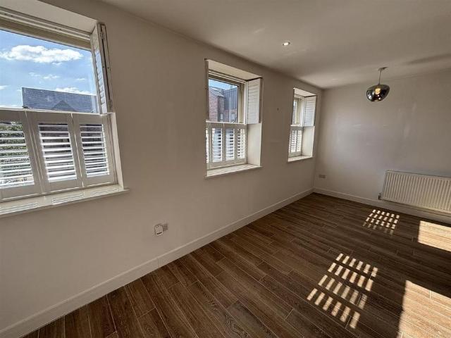 2 bedroom duplex to rent
