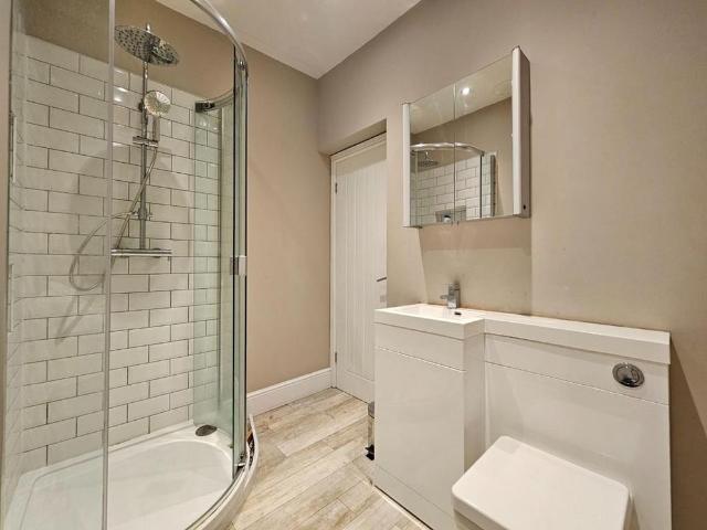2 bedroom duplex to rent