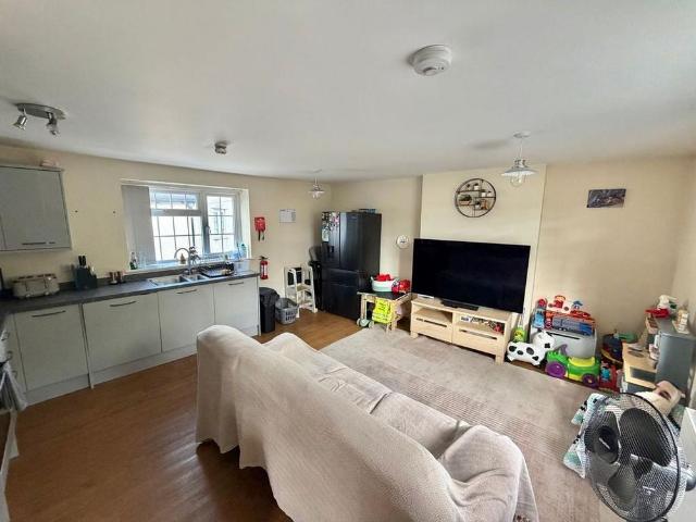 2 bedroom duplex to rent