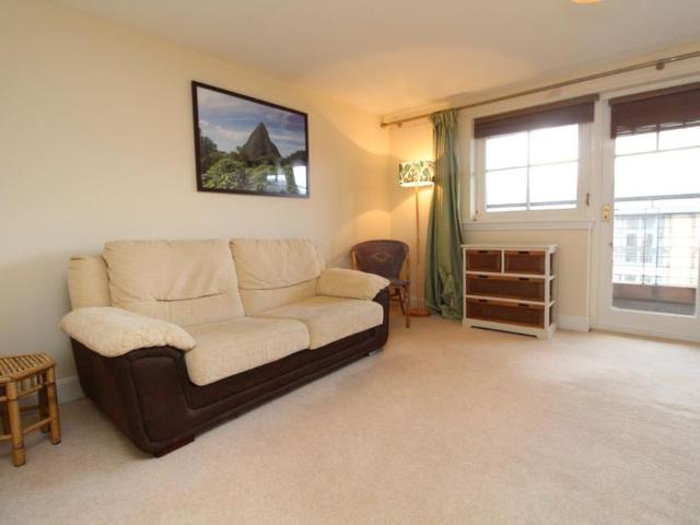 2 bedroom duplex to rent