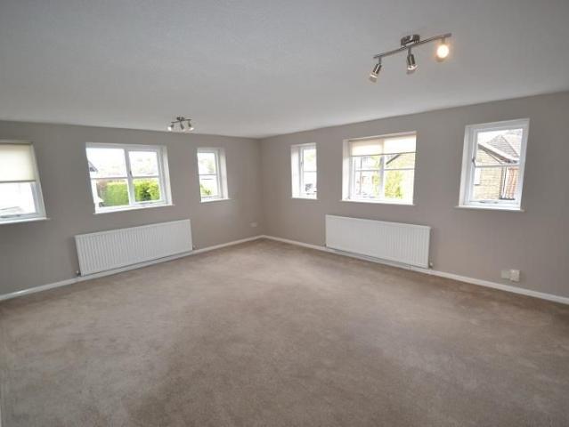 2 bedroom duplex to rent