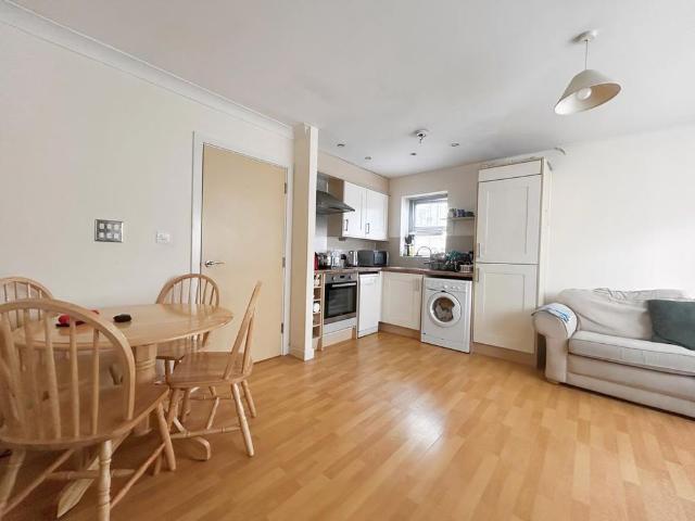 2 bedroom duplex to rent