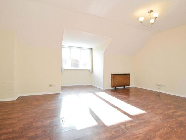 2 bedroom duplex to rent