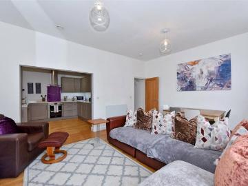 2 bedroom duplex to rent