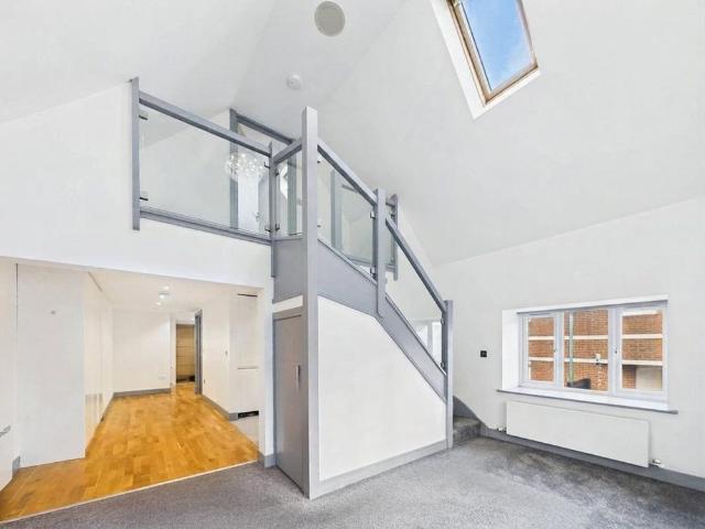 2 bedroom duplex to rent