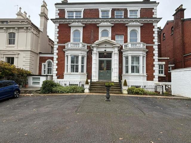 2 bedroom duplex to rent