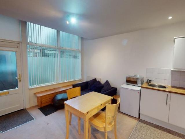 2 bedroom duplex to rent