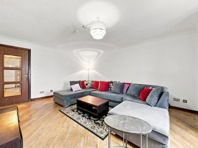 2 bedroom duplex to rent