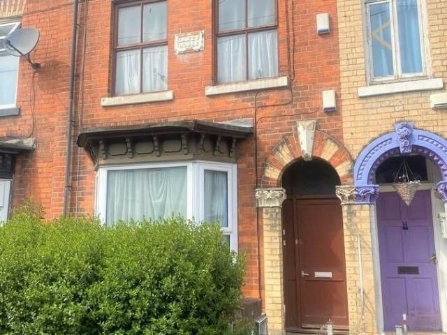 2 bedroom duplex to rent