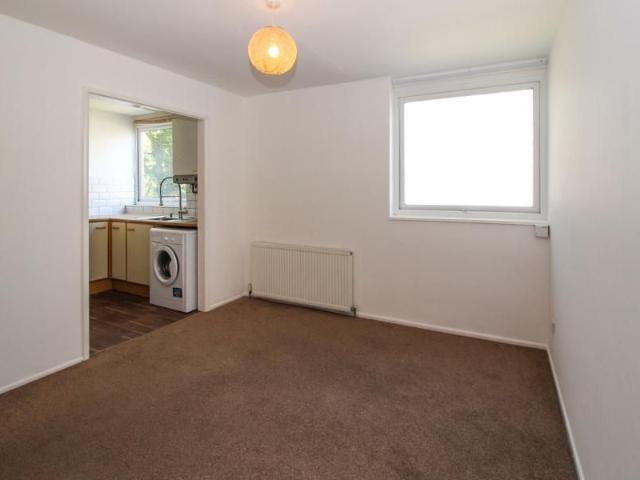 2 bedroom duplex to rent Barrowfield Lane, Kenilworth, Warwickshire, CV8