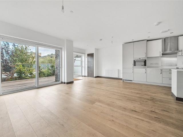 2 bedroom duplex to rent Darlington House, Fletton Quays, Peterborough, Cambridgeshire, PE2