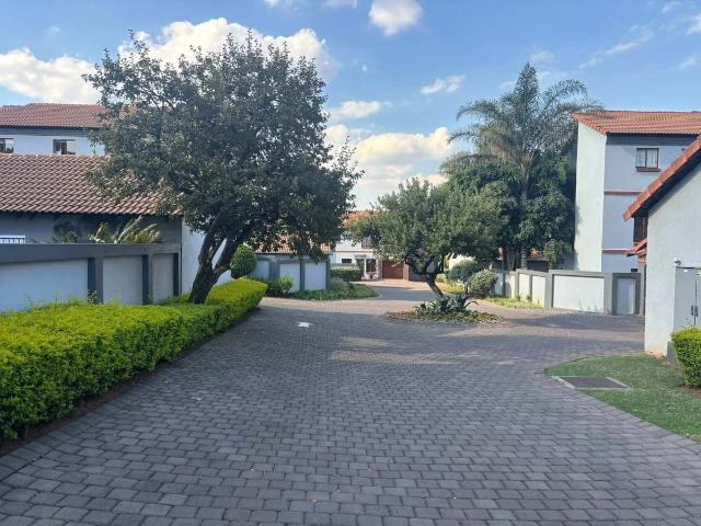 2 Bedroom Duplex to Rent in Country View Estate