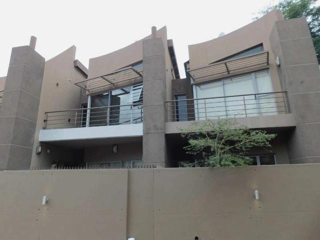 2 Bedroom Duplex to Rent in Melrose North