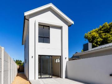 2 Bedroom duplex townhouse freehold to rent in Groenvlei, Paarl