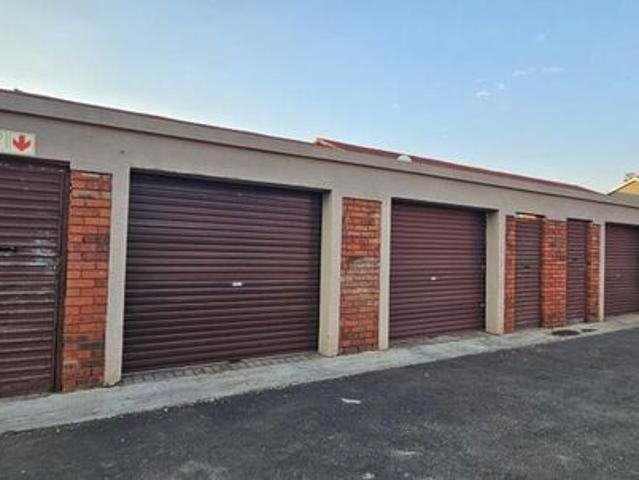 2 Bedroom duplex townhouse sectional to rent in Windsor West, Randburg