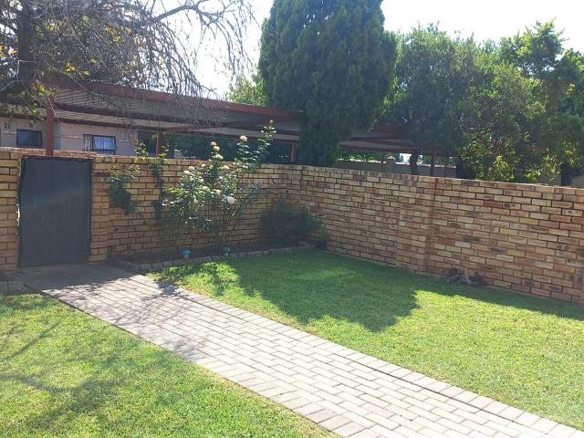 2 Bedroom duplex townhouse sectional to rent in Heuwelsig Estate, Centurion