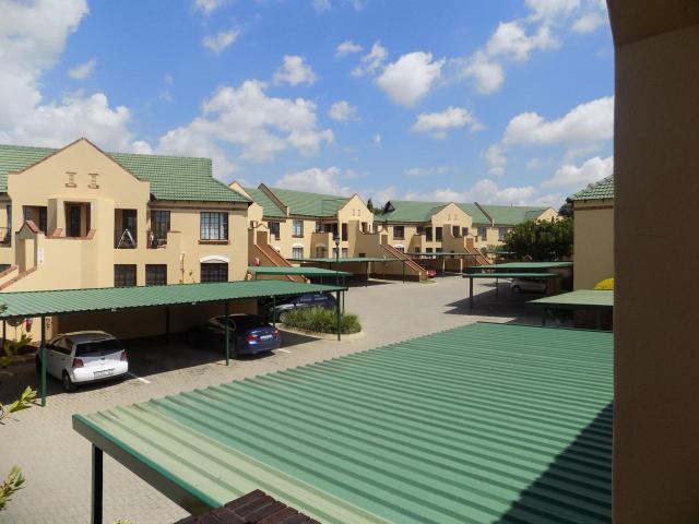 2 Bedroom duplex townhouse sectional to rent in North Riding, Randburg