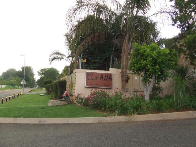 2 Bedroom duplex townhouse sectional to rent in North Riding, Randburg