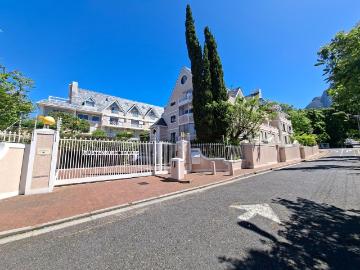 2 Bedroom duplex townhouse sectional rented in Rondebosch Village, Cape Town
