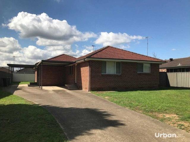 2 Bedroom Duplex With Single Carport