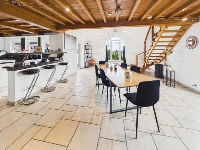 2 Bedroom Duplex with Terrace – Vesqueville