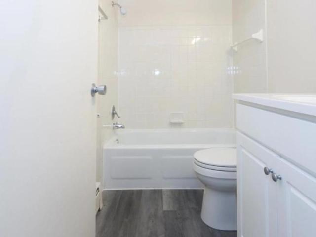 2 bedroom, Dyer IN 46311 LS105304925