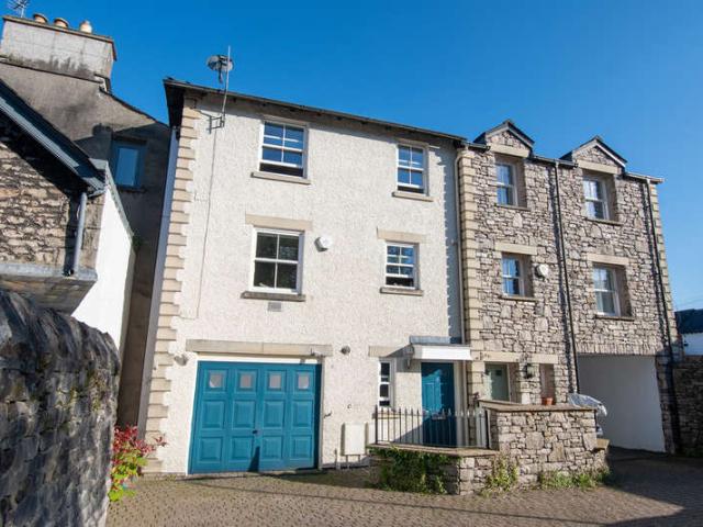 2 Bedroom End Of Terrace House