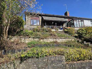 2 Bedroom End Of Terrace House