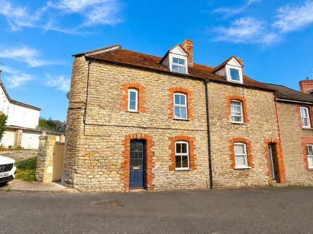 2 Bedroom End Of Terrace House