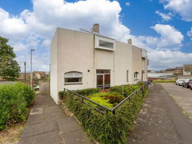 2 Bedroom End Of Terrace House