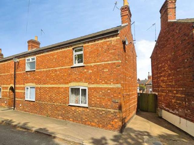 2 Bedroom End Of Terrace House