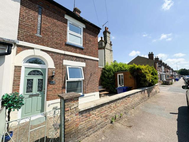 2 Bedroom End Of Terrace House
