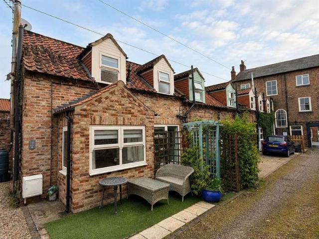 2 Bedroom End Of Terrace House