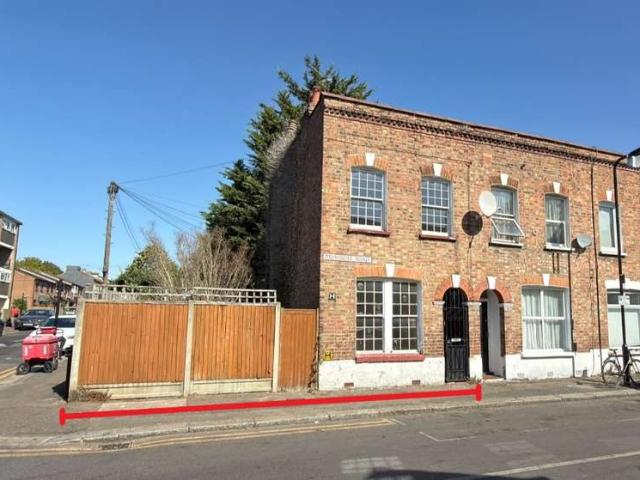 2 Bedroom End Of Terrace House
