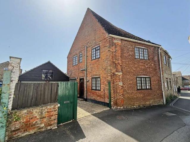 2 Bedroom End Of Terrace House