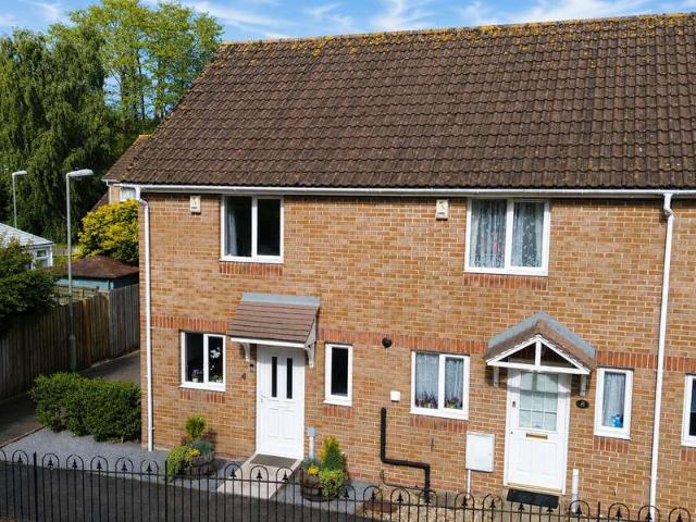 2 Bedroom End Of Terrace House