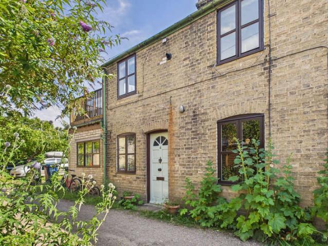 2 Bedroom End Of Terrace House