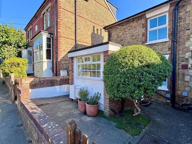 2 Bedroom End Of Terrace House