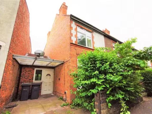 2 bedroom end of terrace house for rent in Coldbath Road, Mose.
